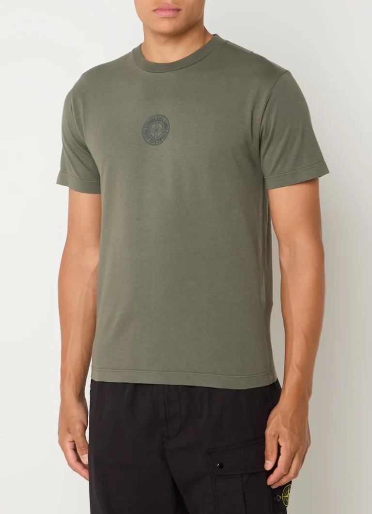 Stone Island 2NS92 T-krekls ar logotipu un apdruku aizmugurē