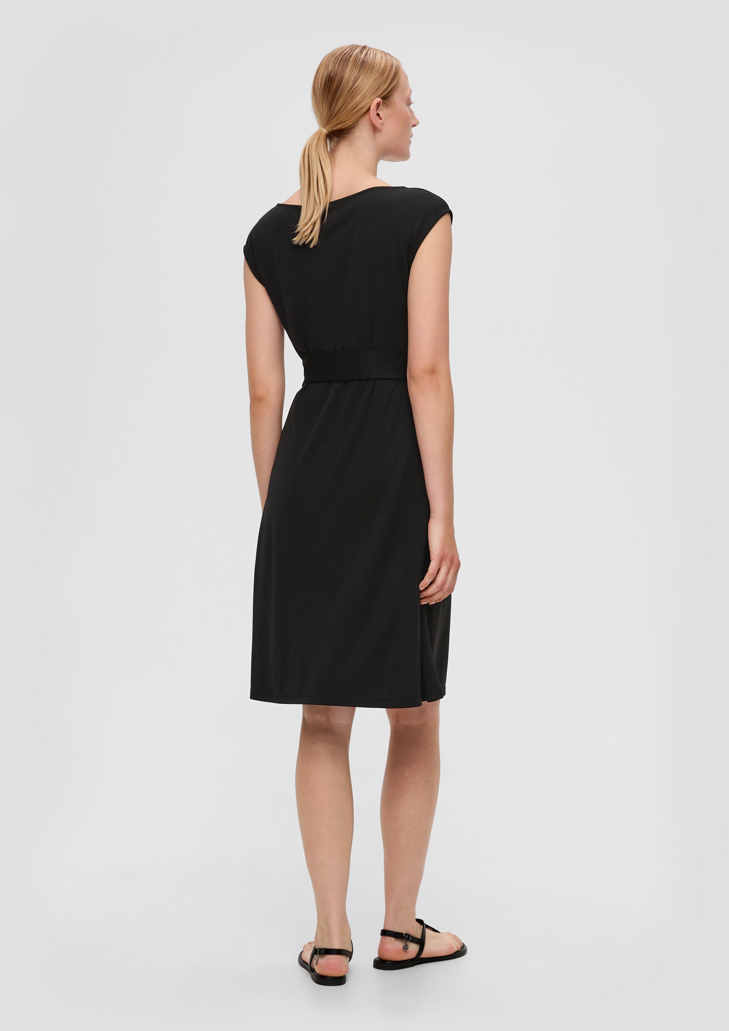 Kurzes Kleid mit Knoten-Detail  2137639-9999