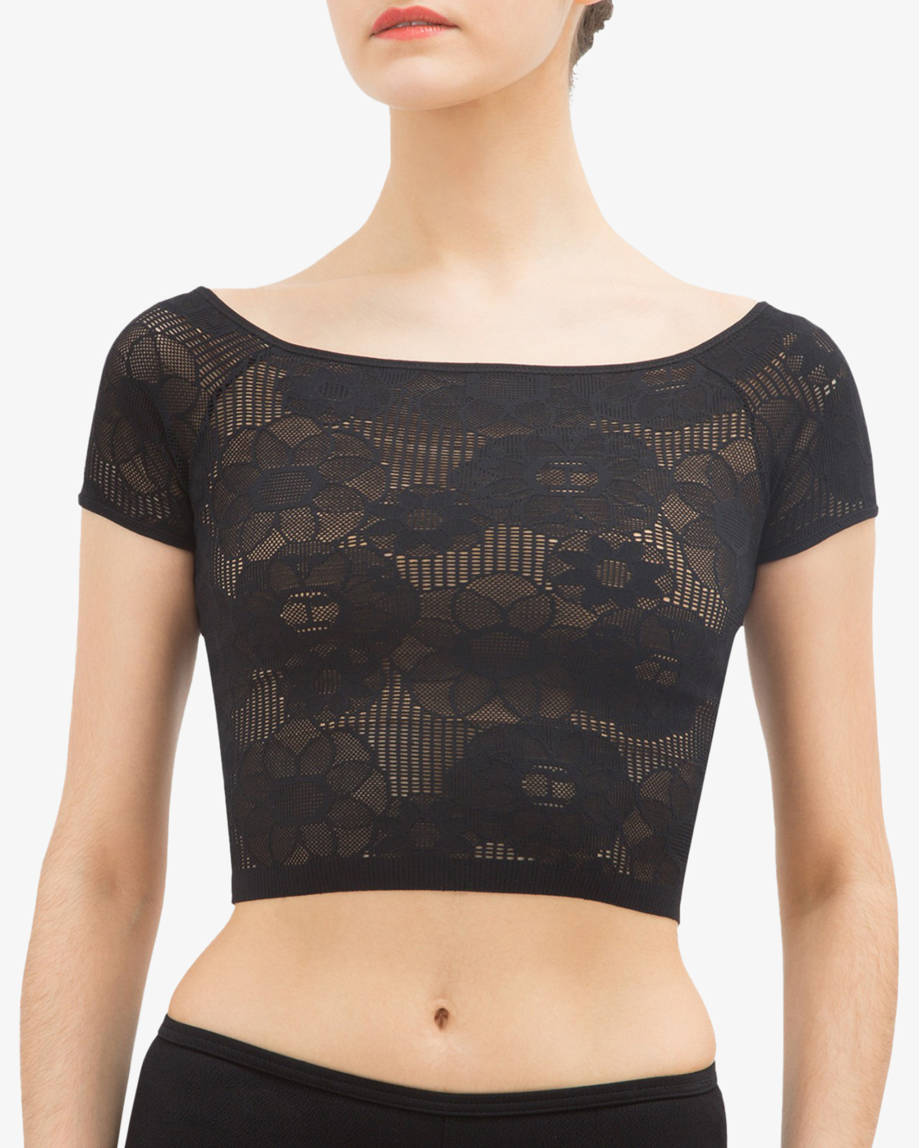 Short top in rosette lace