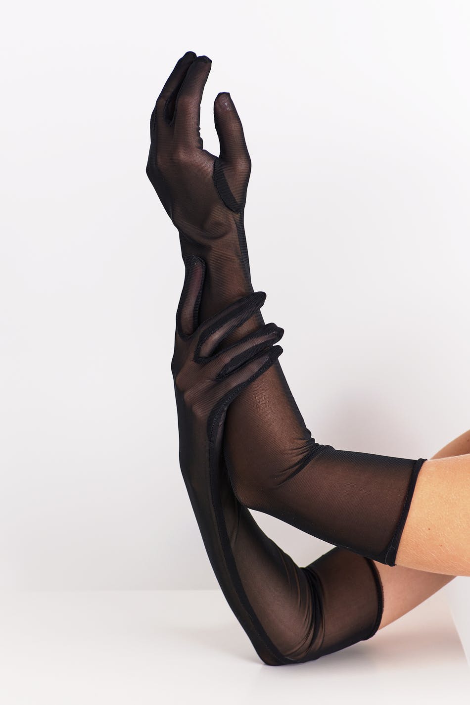 Mesh gloves