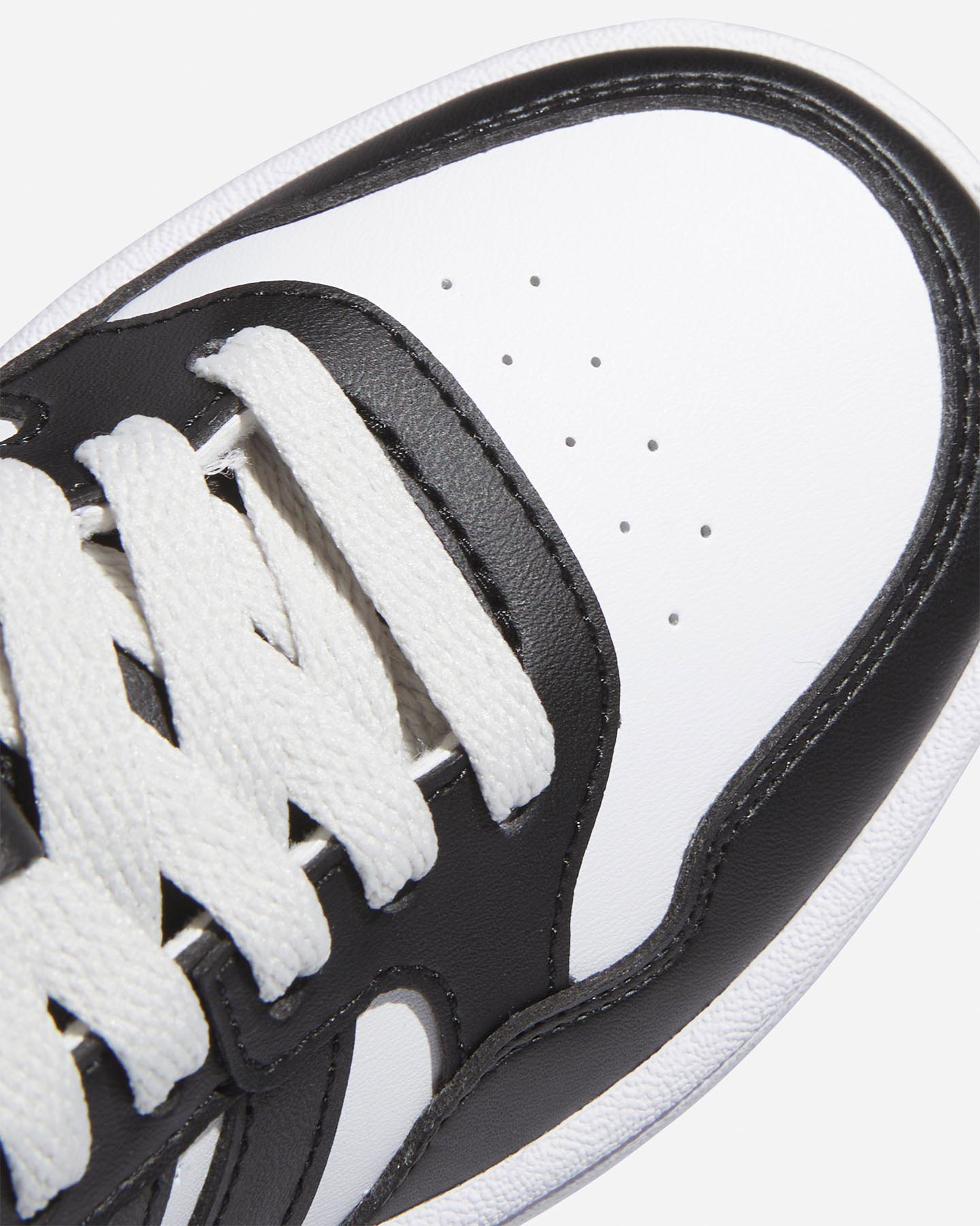 Buty sportowe Adidas Core Hoops 3.0 Mid Jr Scarpe IH7893
