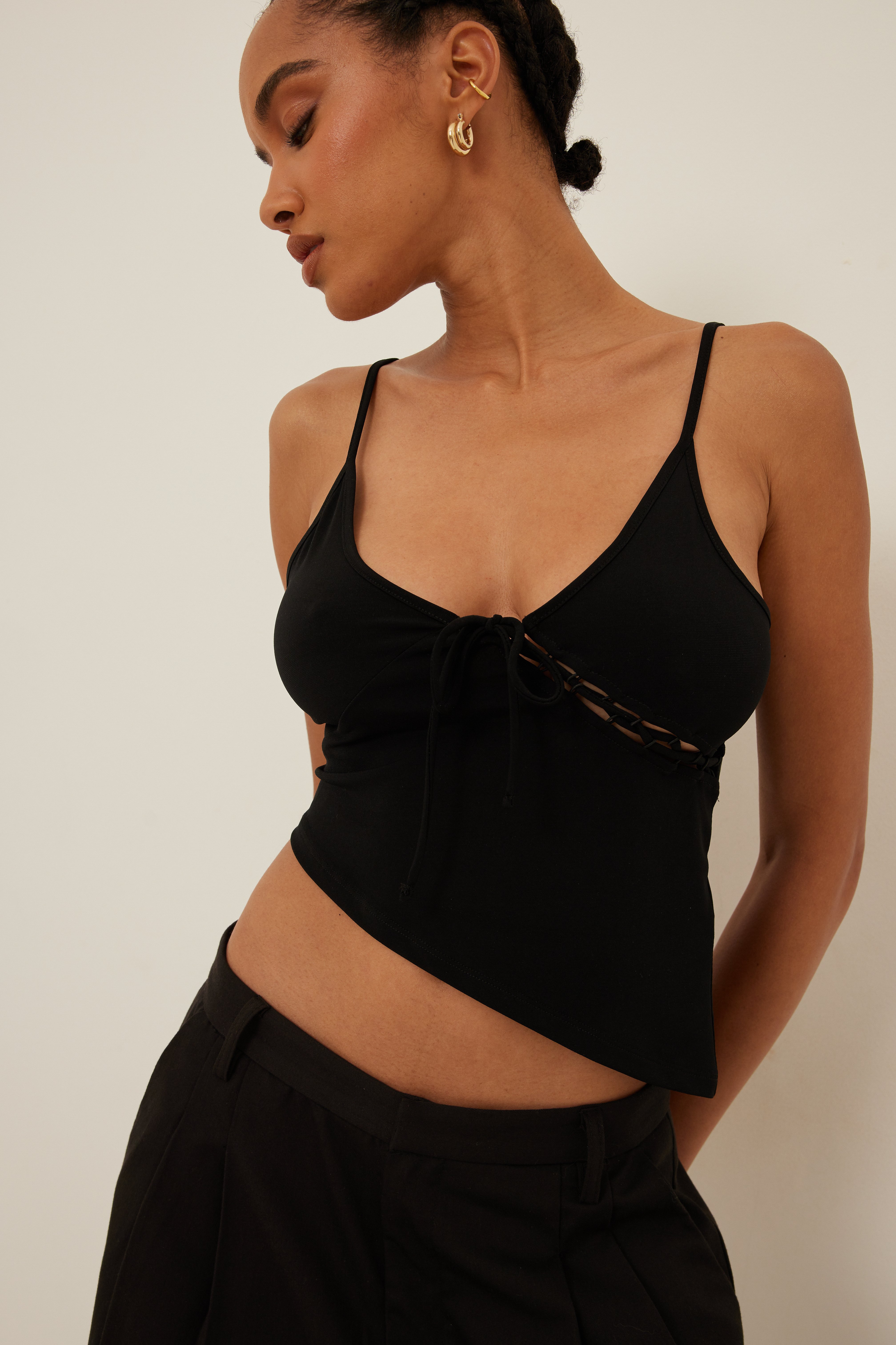 Top mit Spitzendetail