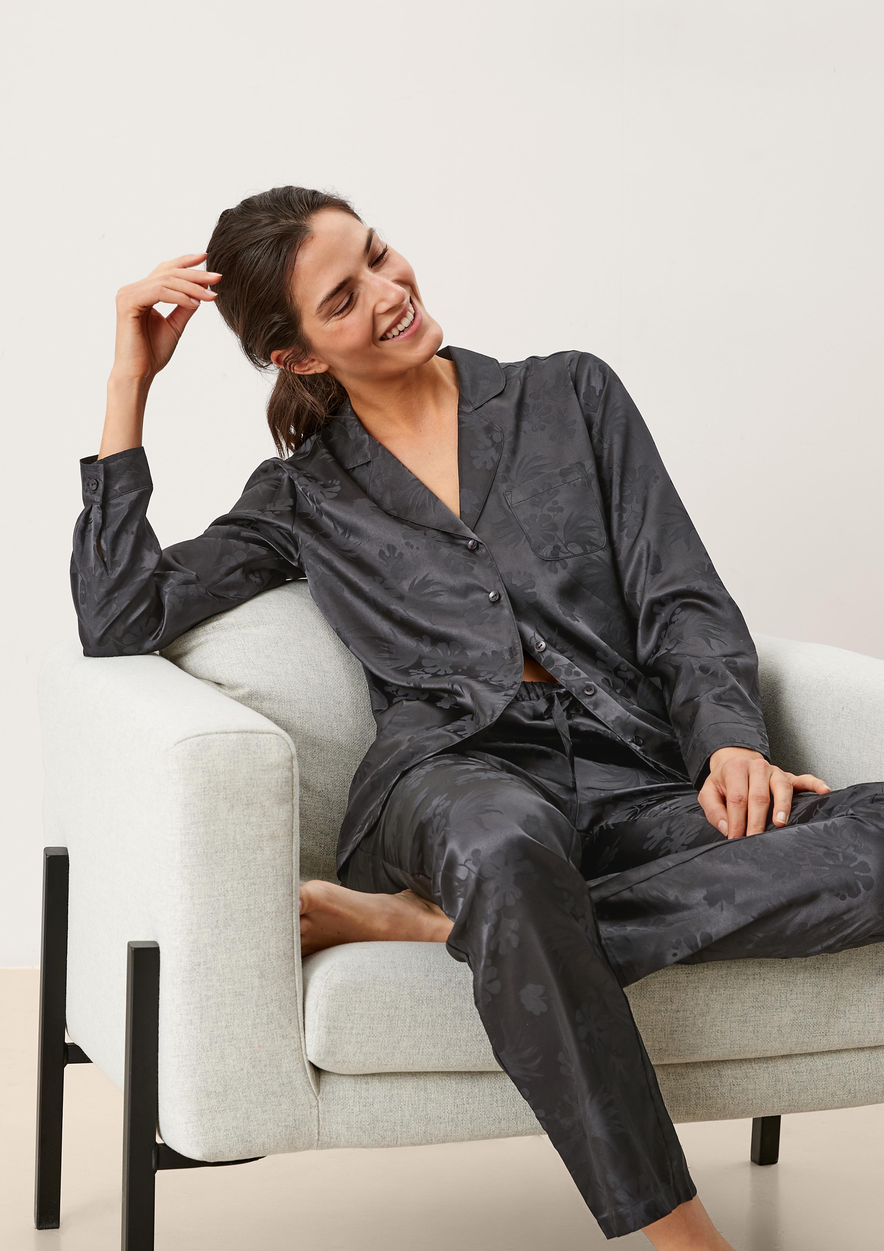 Langer Pyjama aus Satin  6006294-99F9