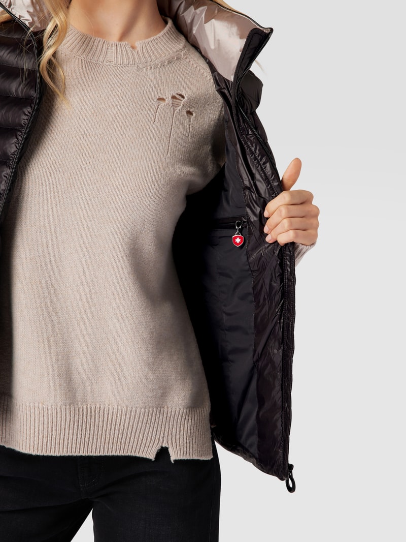 Steppweste mit Label-Detail Modell 'ITALY' in schwarz