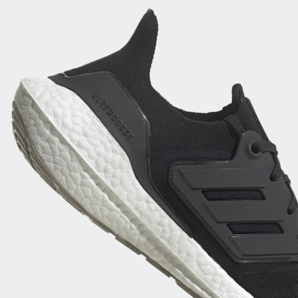 adidas Ultraboost 22 GX3062 / schwarz