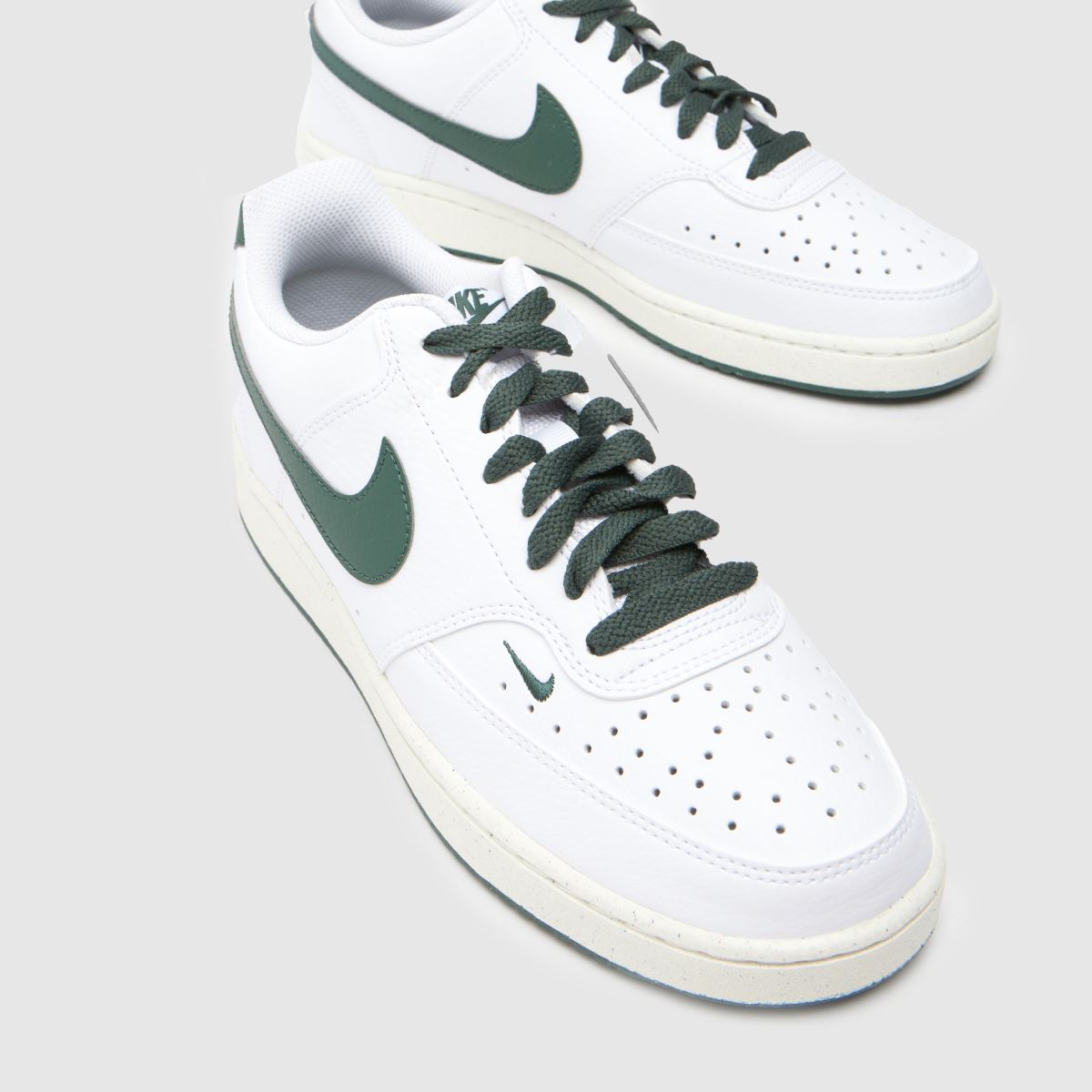 Nike Court Vision Low Next Nature – Vita och gröna träningsskor
