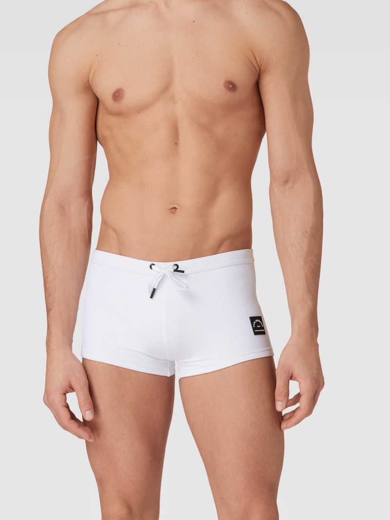 Badehose mit Label-Patch in weiß