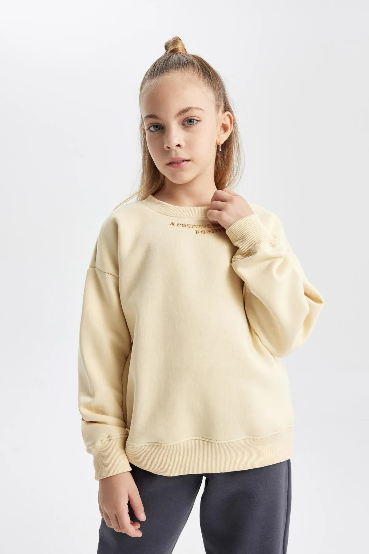 DeFacto  Gestreiftes, weiches, dickes Sweatshirt mit Rundhalsausschnitt für Mädchen