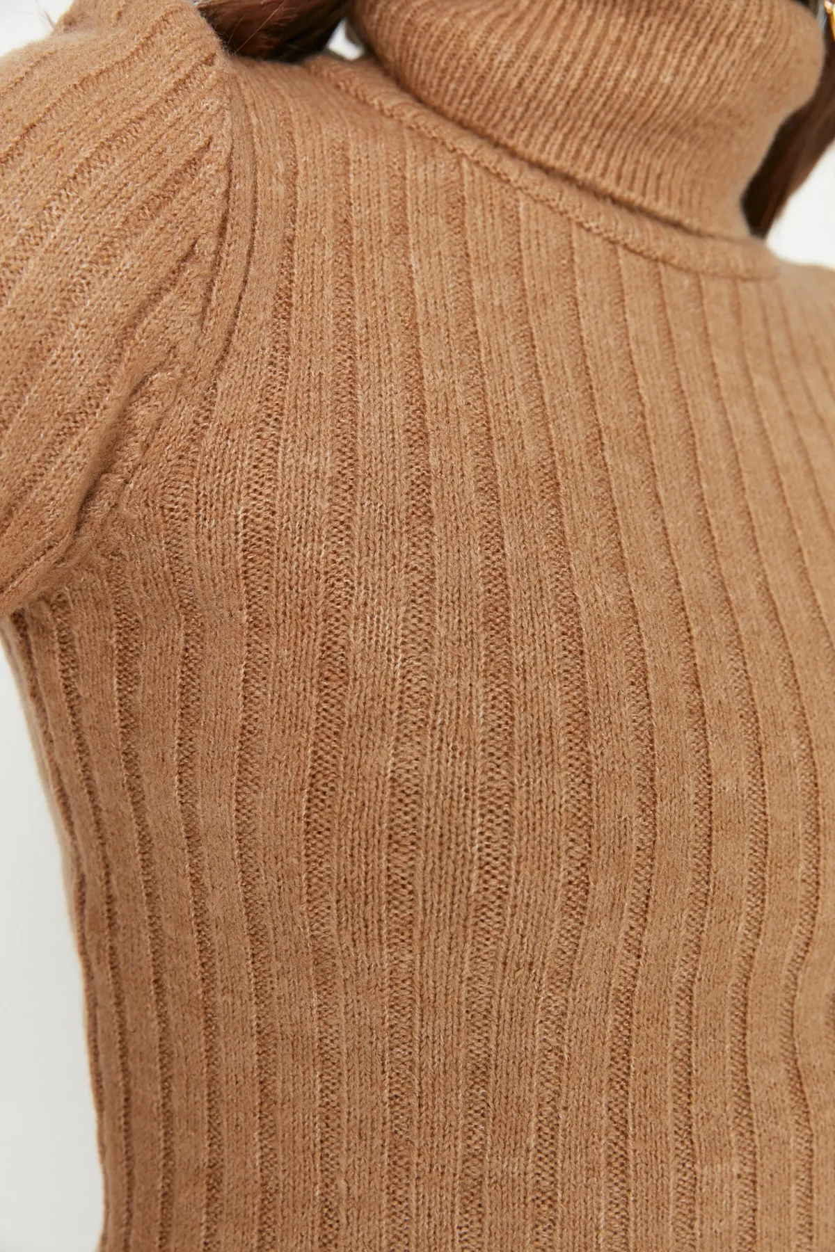 Trendyol Collection  Kamelfarbener, weich strukturierter Basic-Strickpullover TWOAW20FV0133