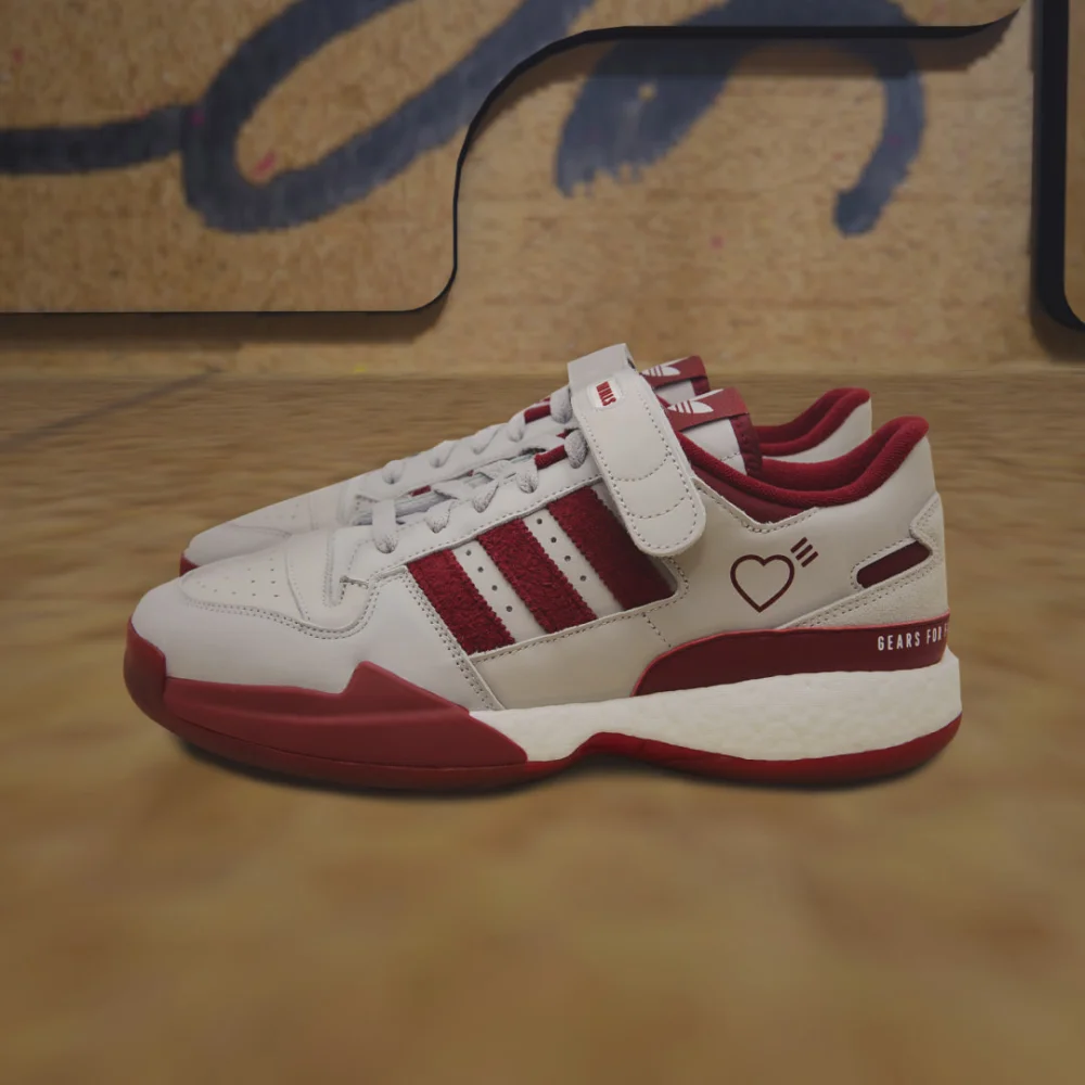adidas x Human Made Forum Low S42977 / grau