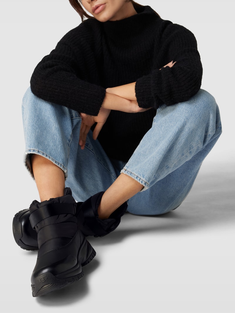 Stiefel mit Label-Details in schwarz