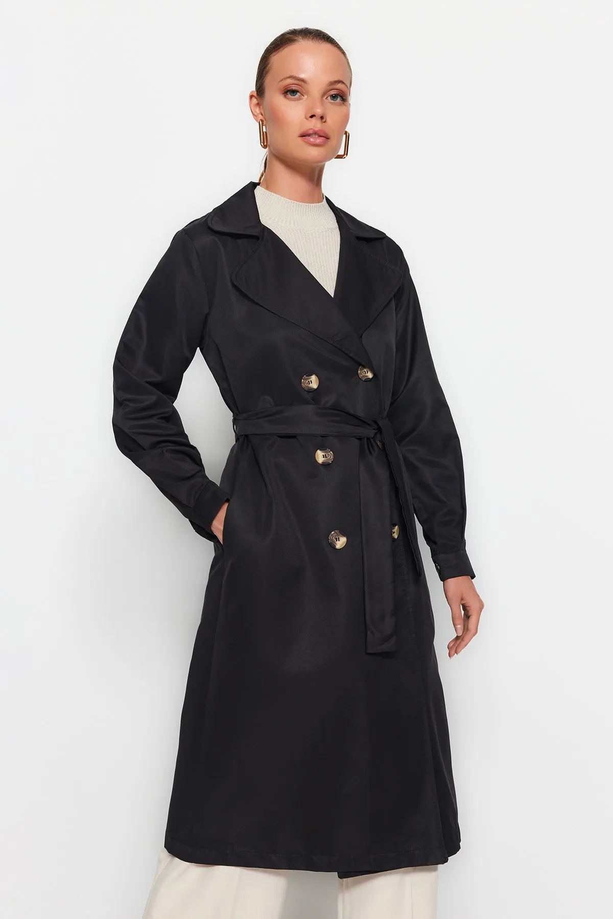 Trendyol Collection  Schwarzer, wasserabweisender, langer Trenchcoat mit Gürtel TWOAW24TR00003
