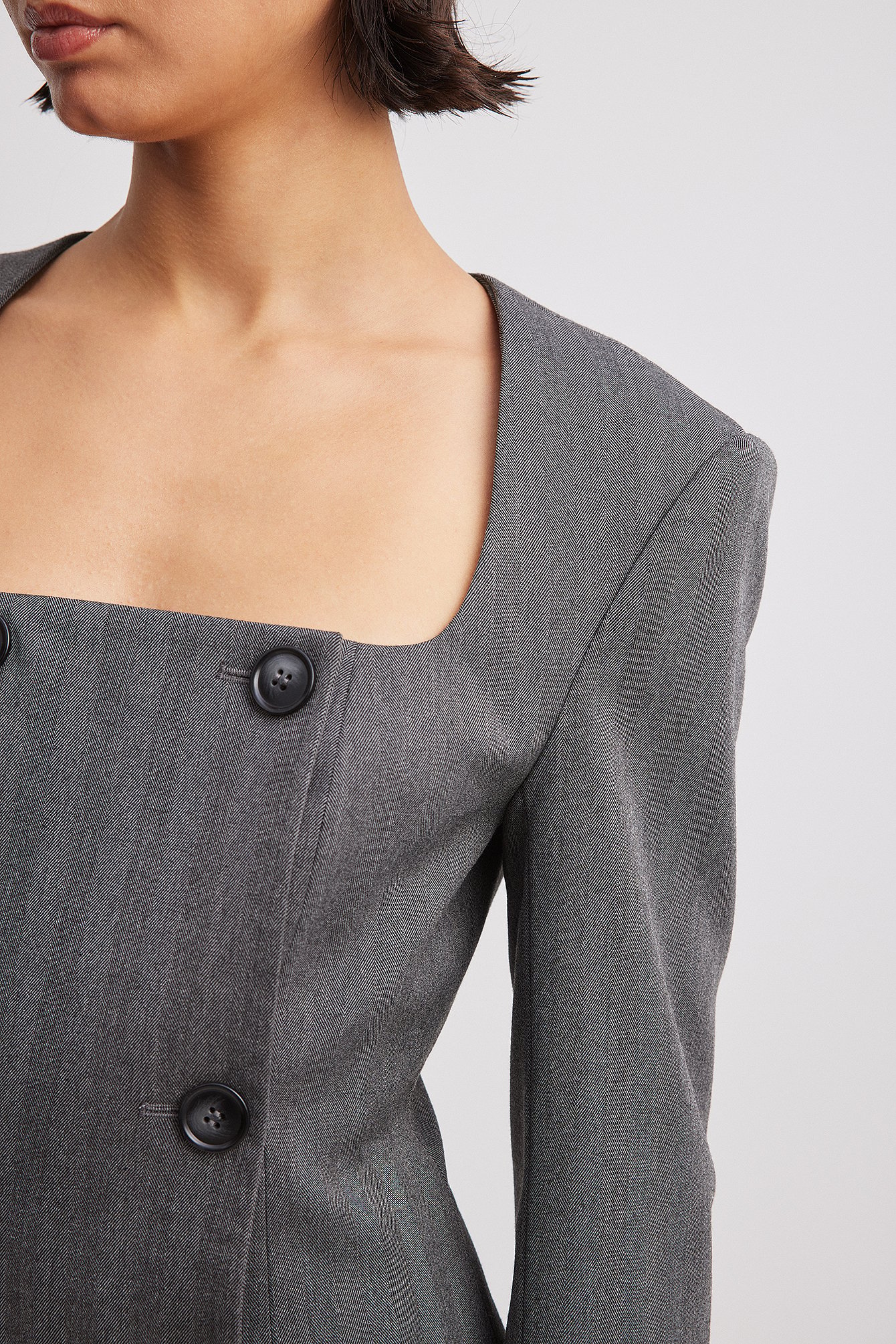 Blazerkleid mit markierten Schultern