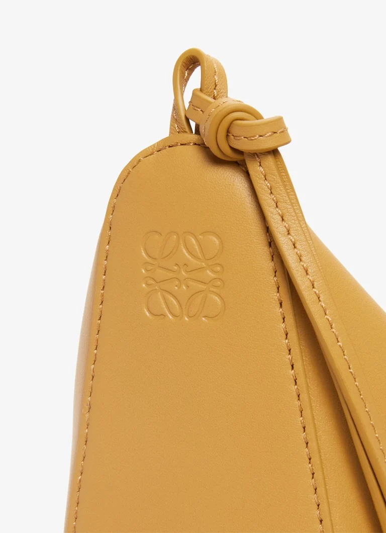 LOEWE Hammock Hobo plecu soma no teļādas