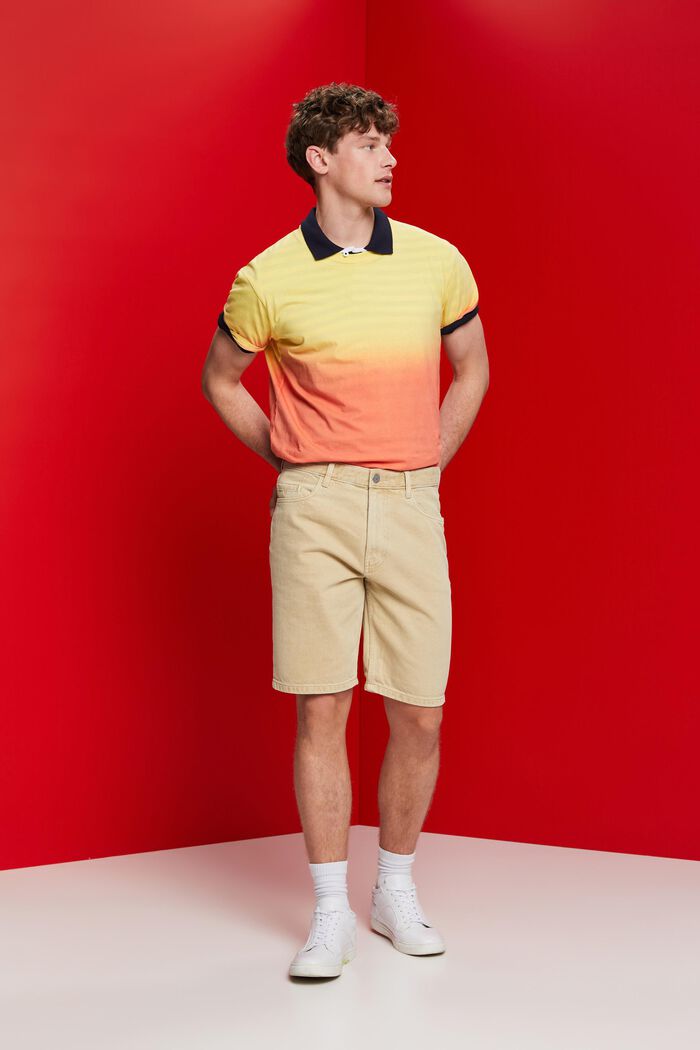 Shorts aus Coloured Denim