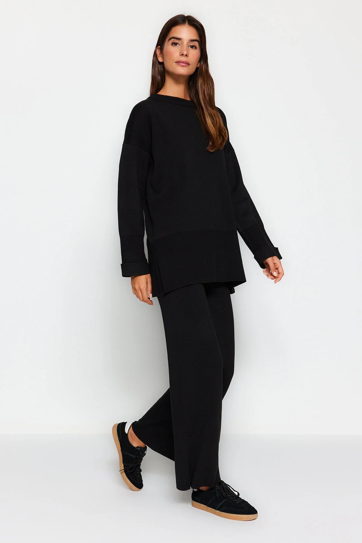 Trendyol Modest  Schwarzes bequemes Strick-Unterteil-Oberteil-Set TCTAW24US00114