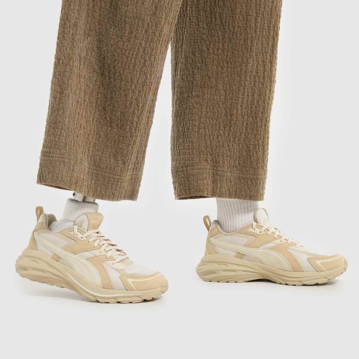 PUMA – Hypnotic – Beige långärmade sneakers