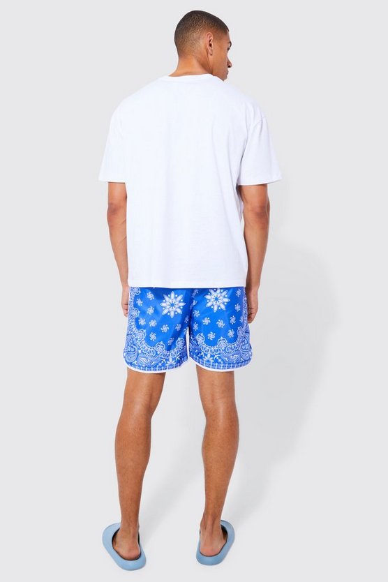 Oversize Official T-Shirt & Badehose mit Bandana-Print