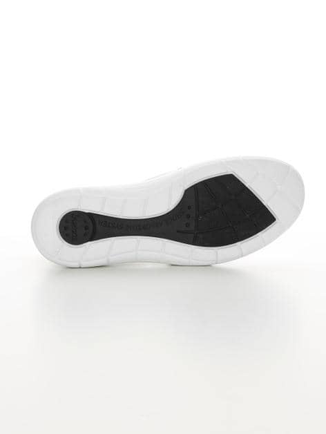 Slipper mit seitlichen Elastikeinsätzen