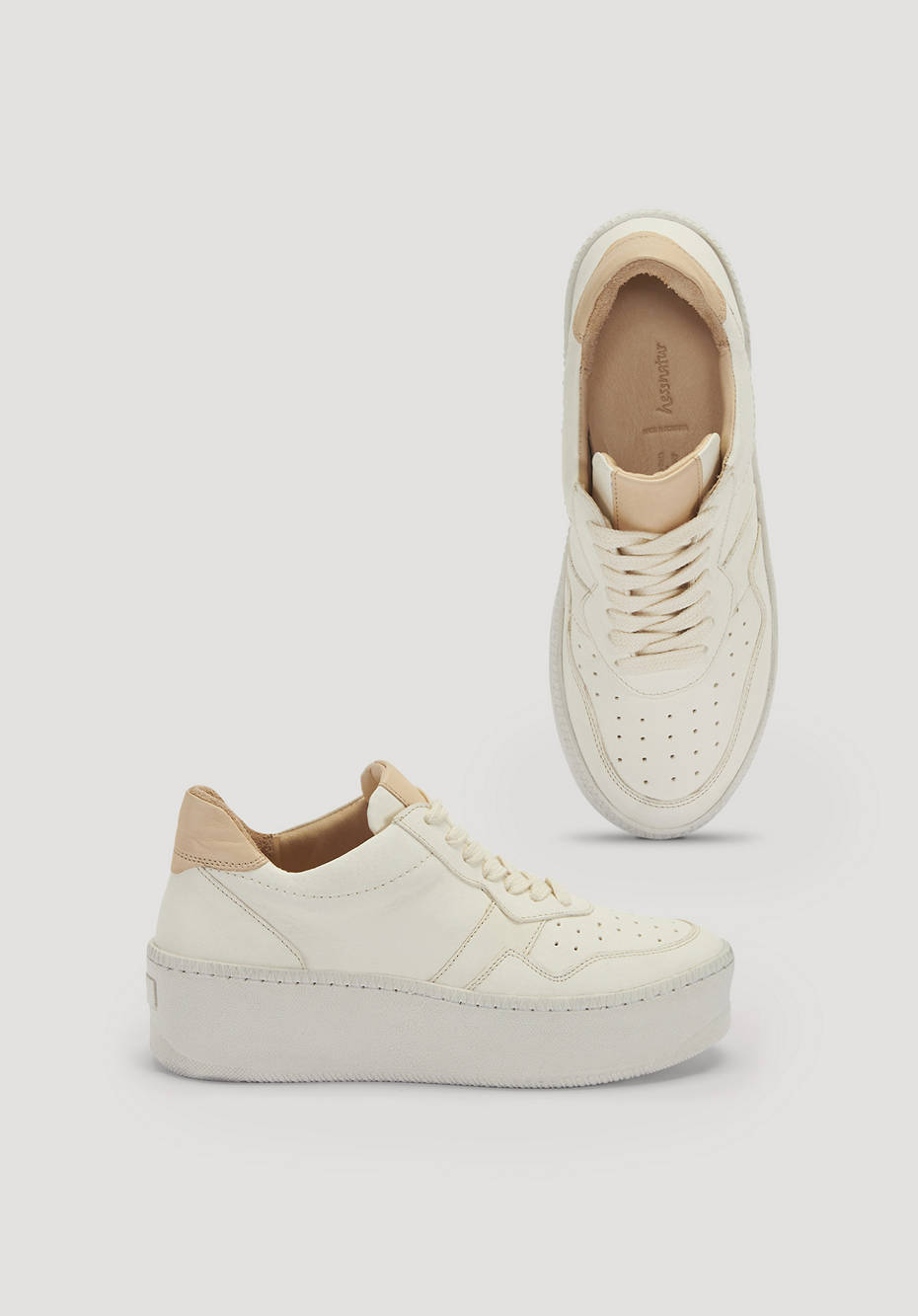 Sneaker