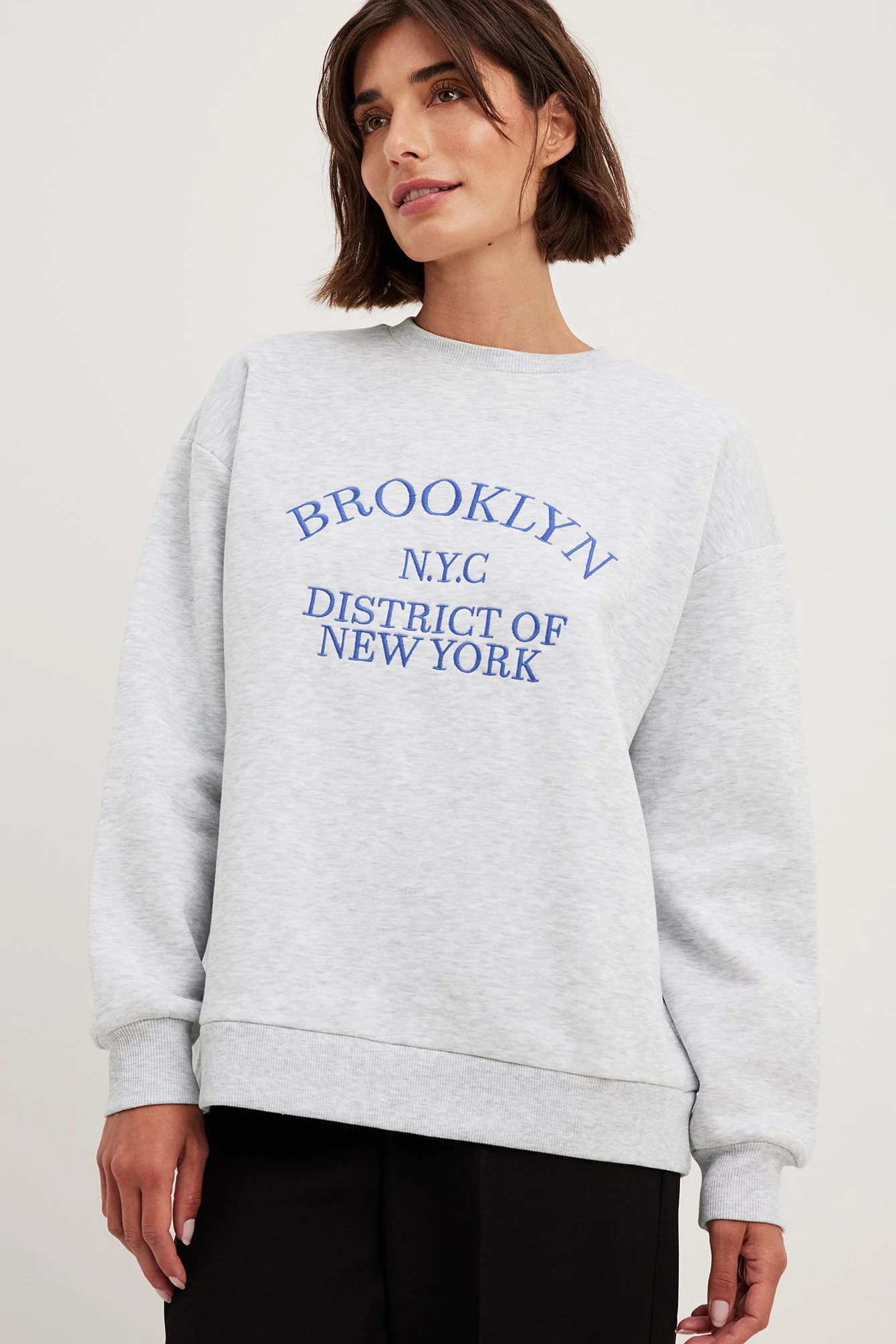 Besticktes Sweatshirt