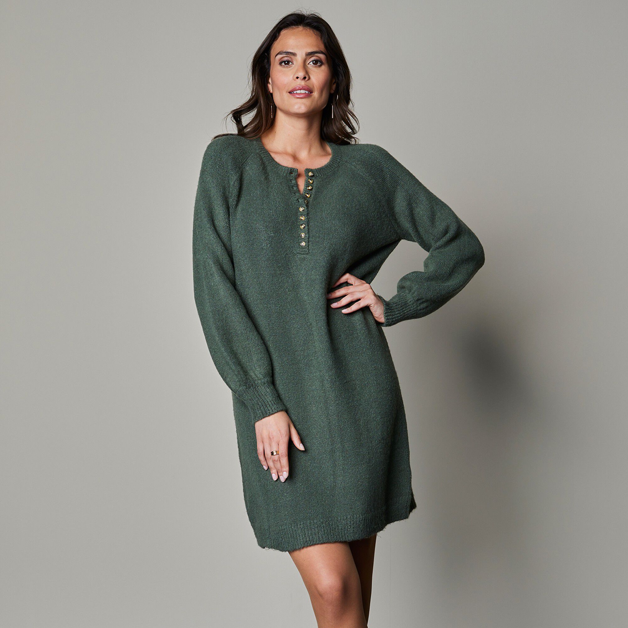 Robe-pull manches longues col boutonné