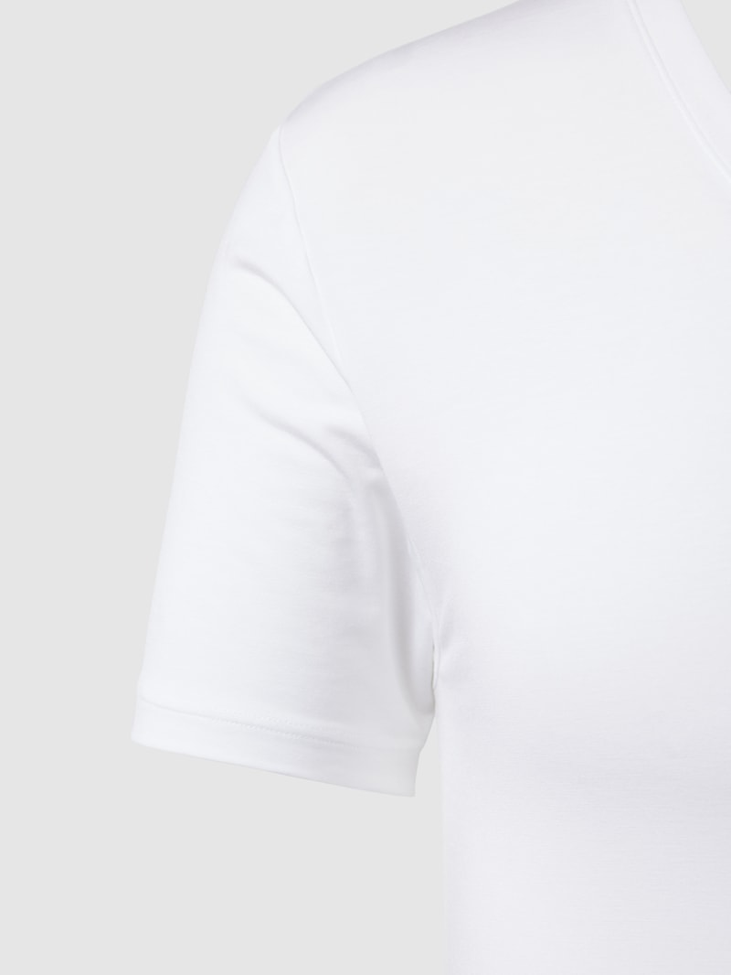 T-Shirt mit V-Ausschnitt in weiß