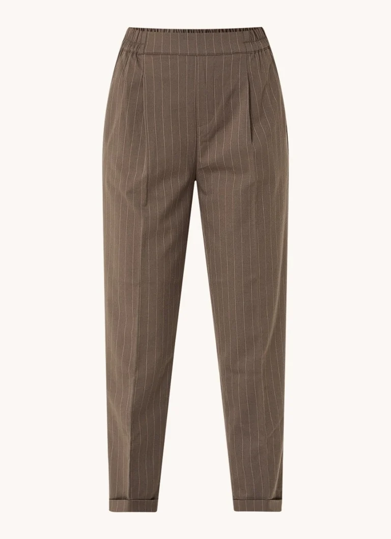 Pantaloni scurți Benetton cu talie înaltă și bretele delicate, croiți pe silueta.