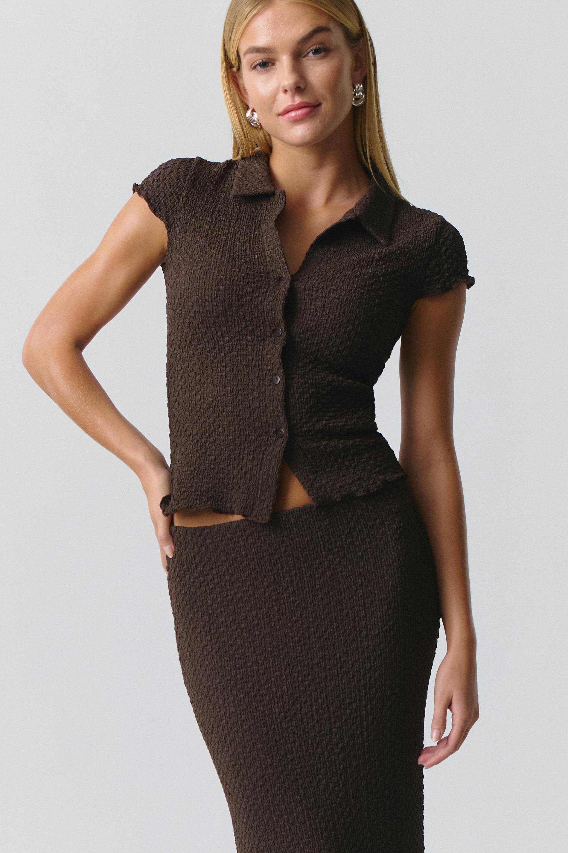 Short sleeve buttoned top