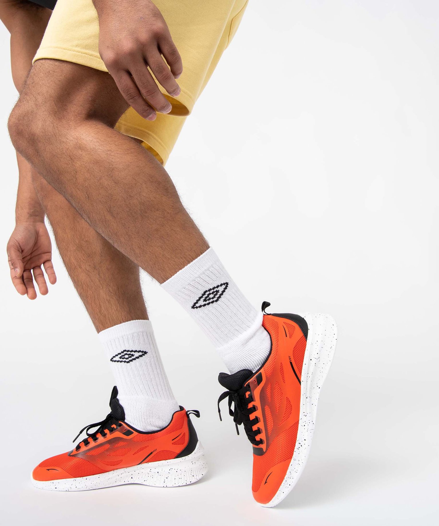 Baskets homme running fluo avec semelle mouchetée orange | GEMO