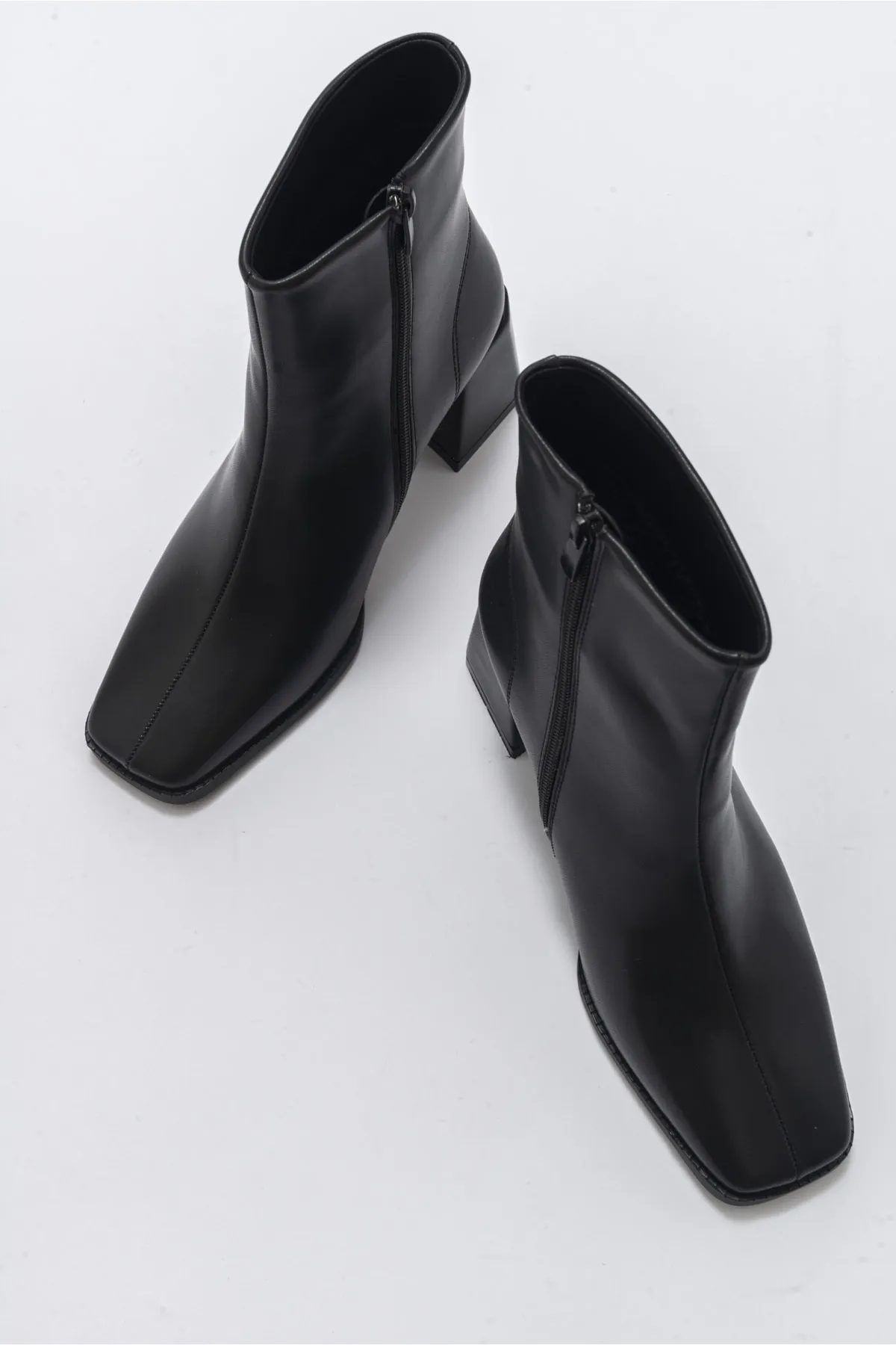 LuviShoes  Loren Black Skin Damenstiefel