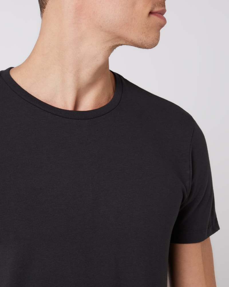 T-Shirt mit Label-Detail im 2er-Pack in schwarz