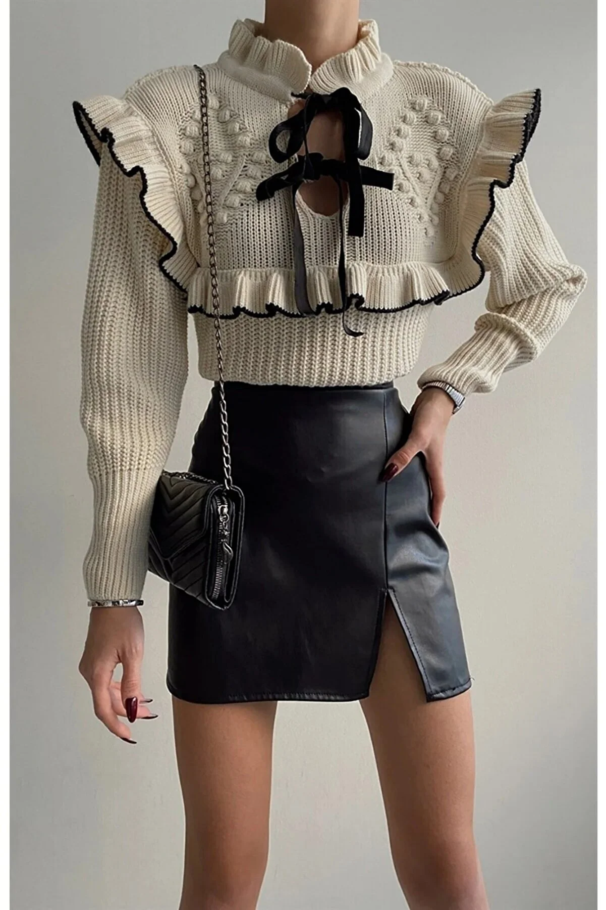 Bianco Lucci  Damenpullover mit Rüschen und Schleifendetail