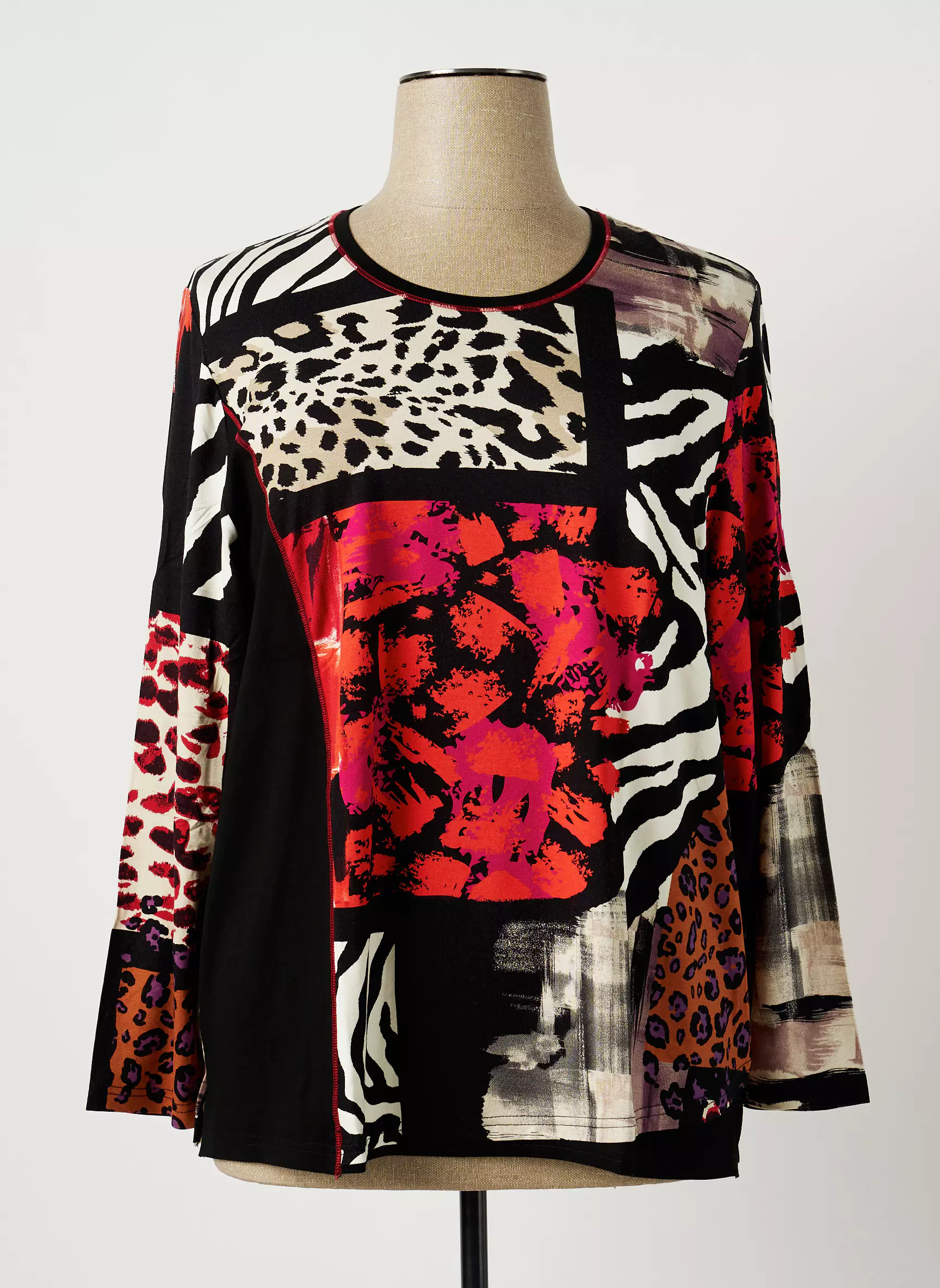 Guy Dubouis Tshirts Femme couleur noir