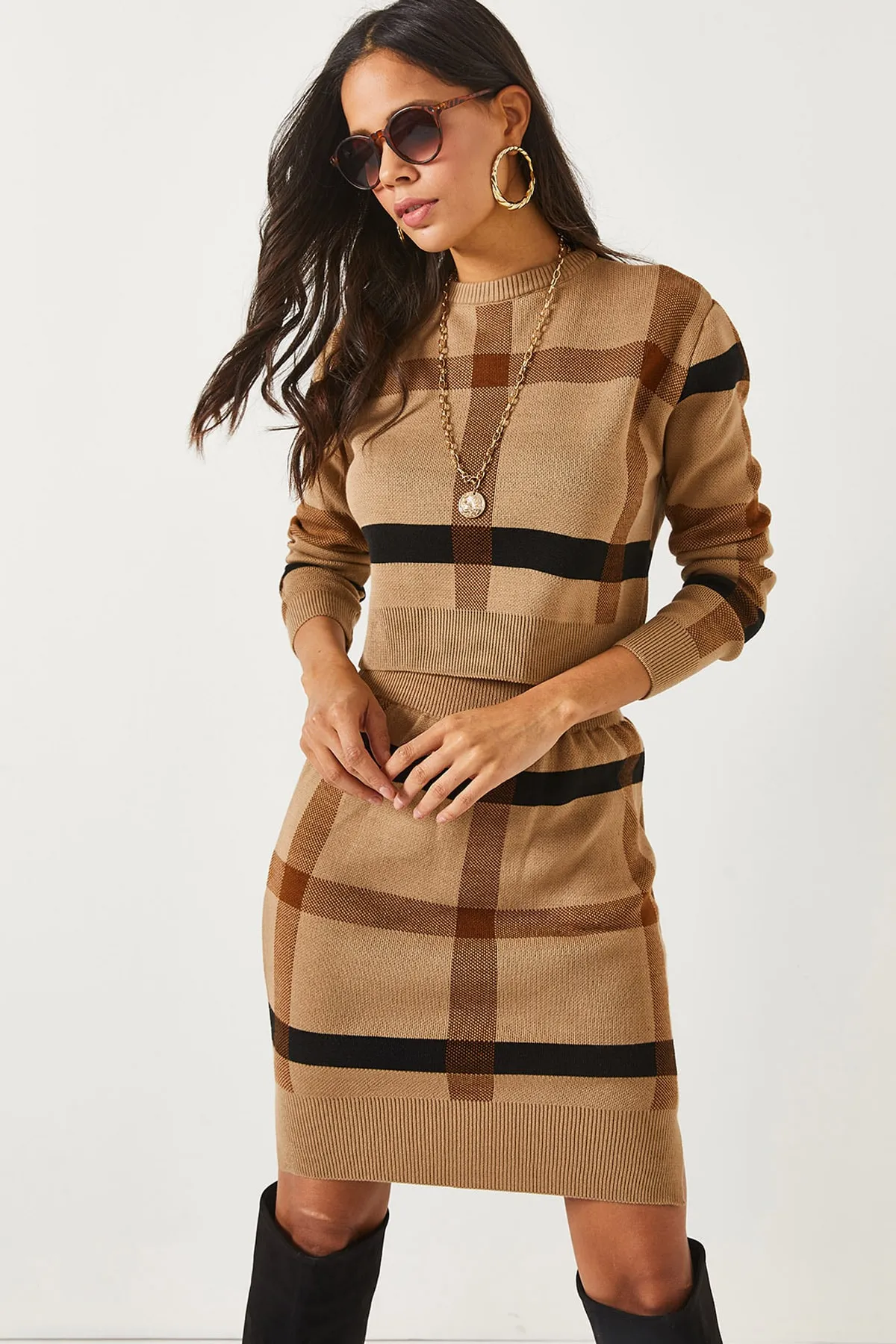 Olalook  Keksoberteil, kurzer Pullover, Schlitzrock-Set TKM-19000184