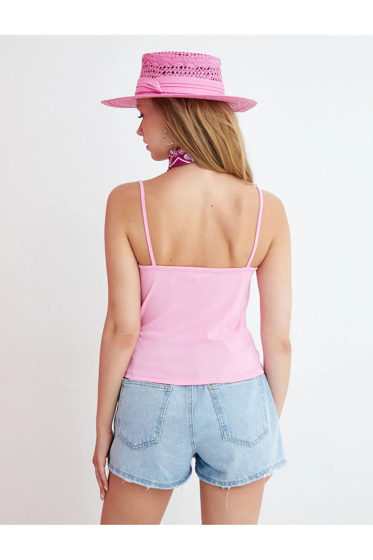Koton  Degaje Crop Top mit Kragen und Trägern