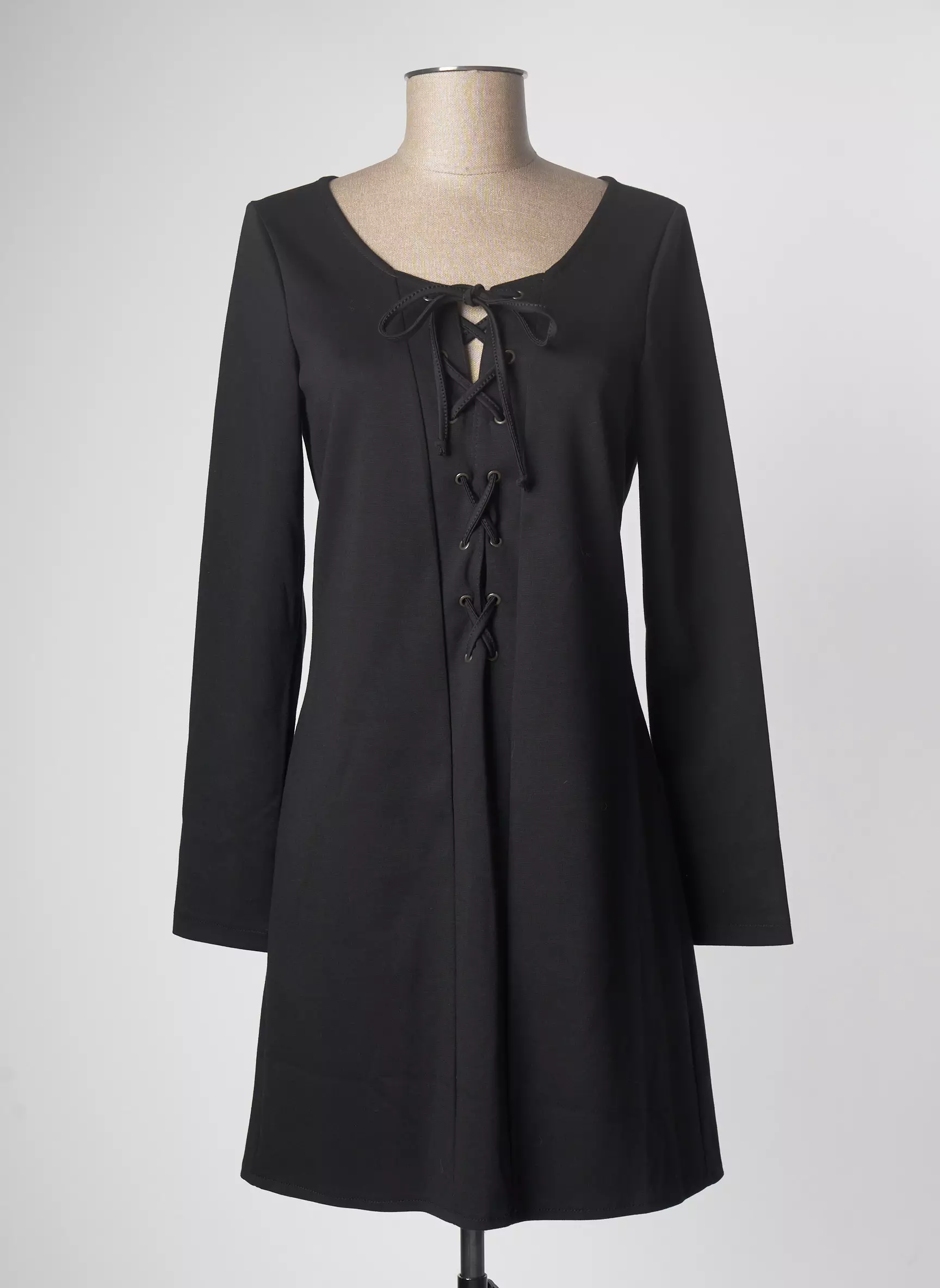 Sexy Woman Robes Courtes Femme couleur noir