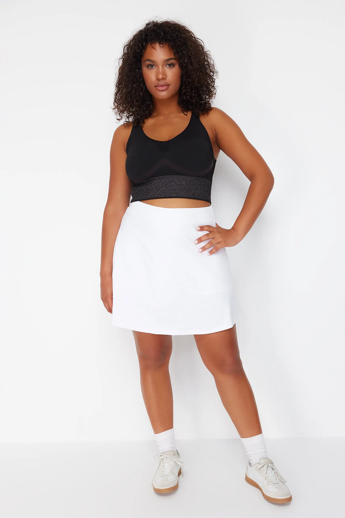 Trendyol Curve  Weißer 2-lagiger Sport-Shorts-Rock TBBSS24AP00024