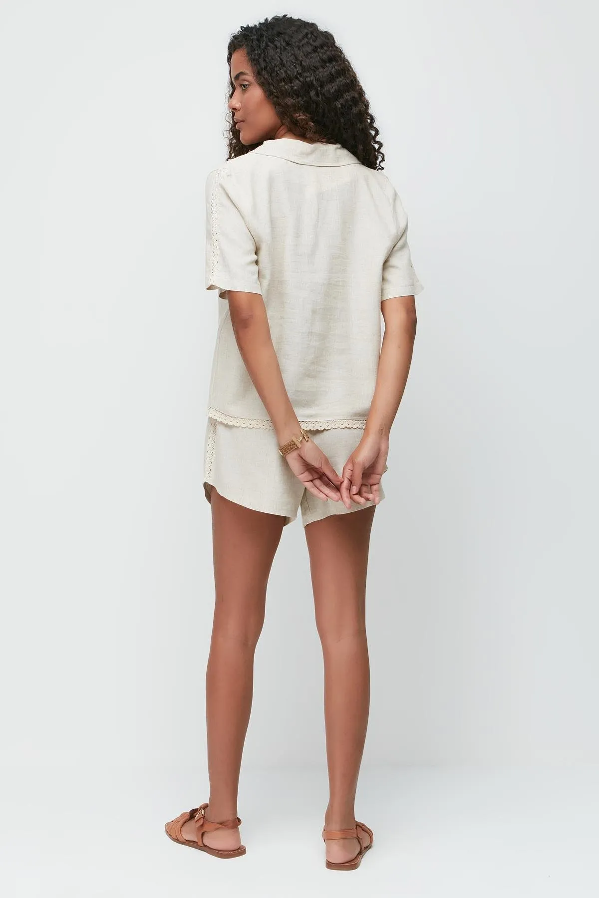 C&City  Kurzarm-Hemd-Shorts-Set aus Leinen mit Spitzendetail 9145 Beige