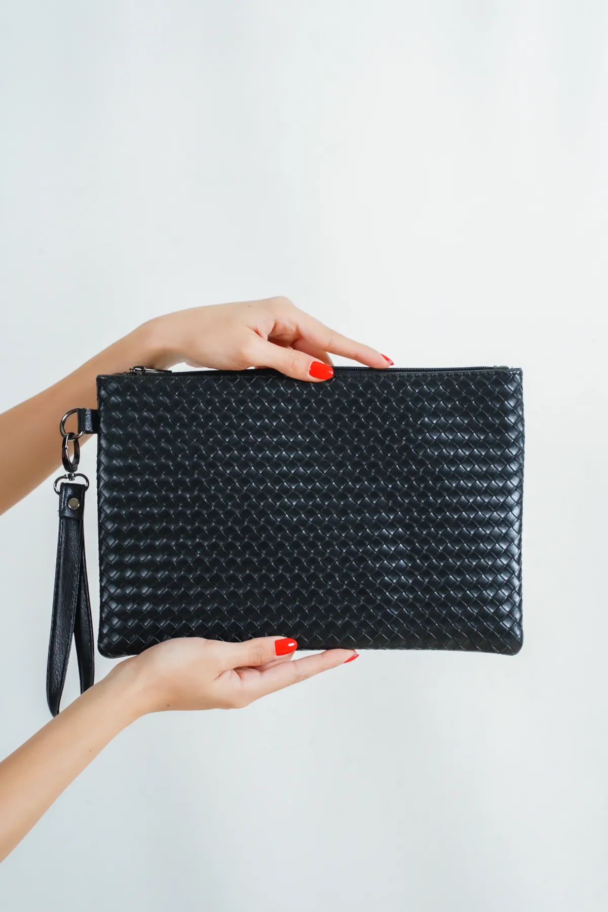 Capone Outfitters  Capone gestrickte gemusterte Paris 222 schwarze Damen-Clutch