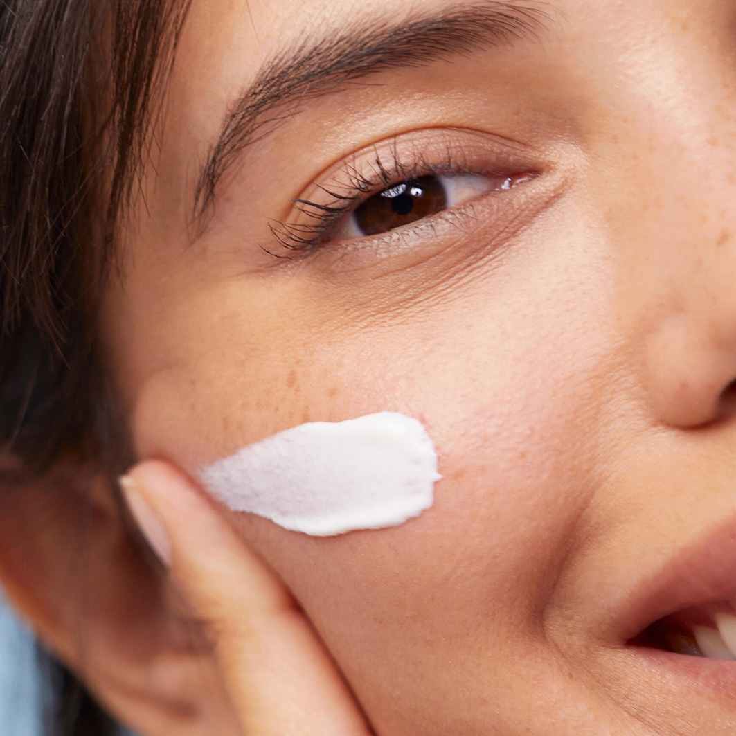 Avène Hydrance reichhaltige UV Feuchtigkeitscreme SPF 30 zur intensiven und langanhaltenden Feuchtigkeitsversorgung der Haut