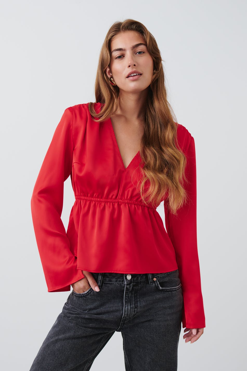 Shoulder pads blouse