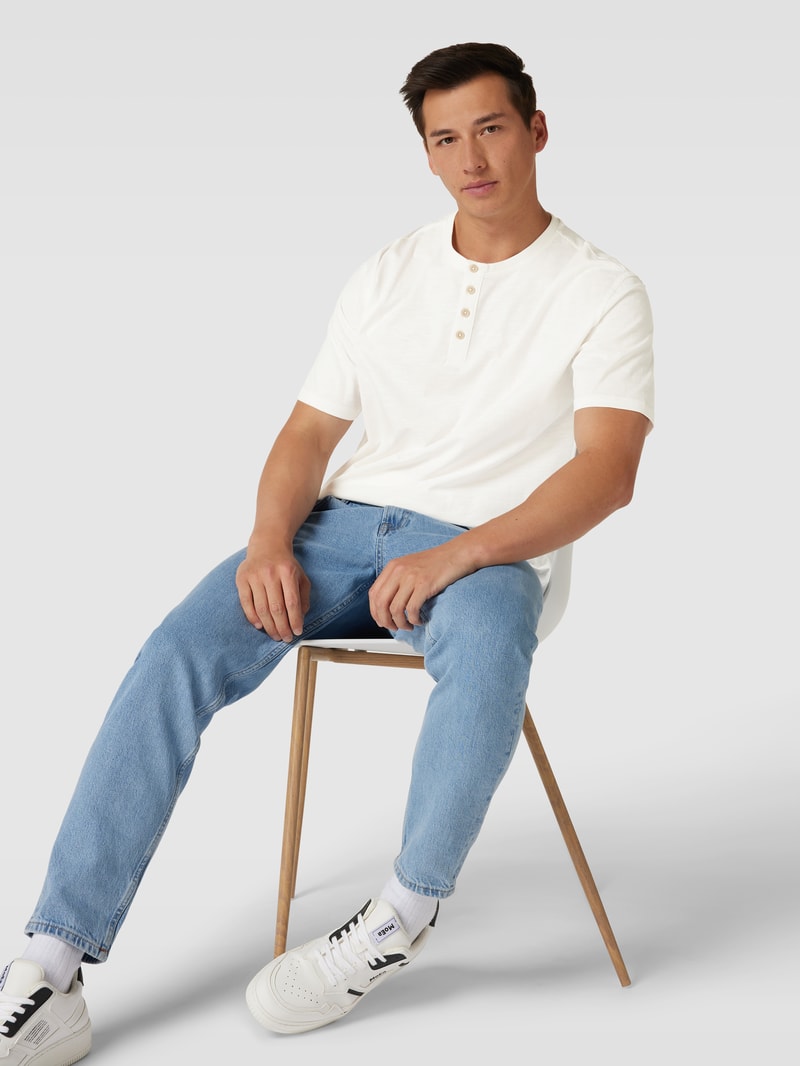 T-Shirt mit Knopfleiste in offwhite