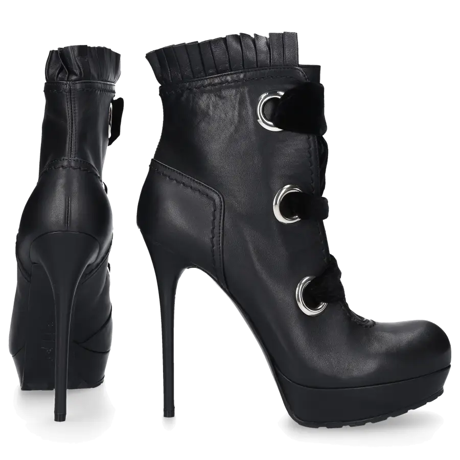Alexander McQueen - Stiefeletten Kalbsleder - schwarz