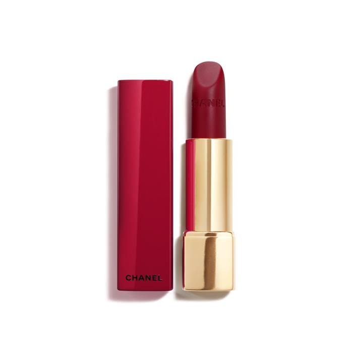 MATTIERENDER LIPPENSTIFT MIT HOHER FARBINTENSITÄT