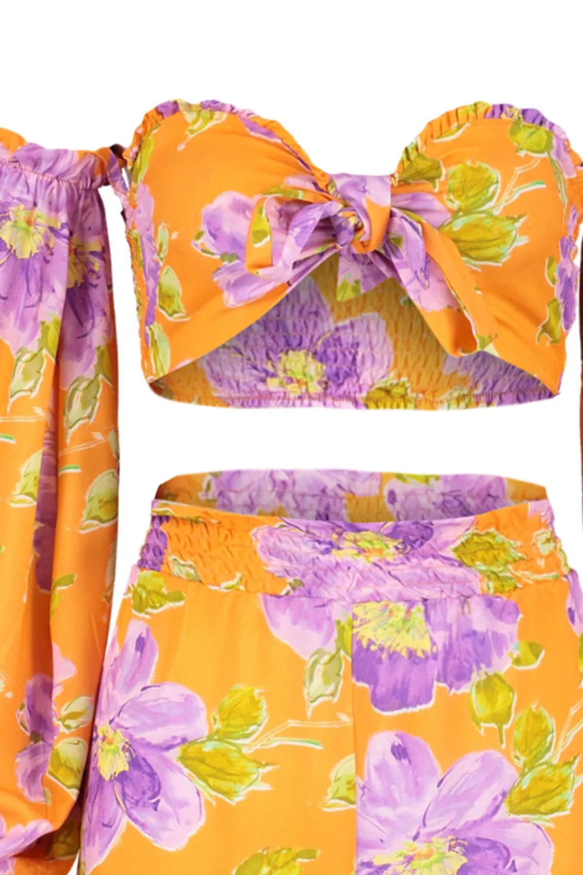 Trendyol Collection  Gewebtes Set mit Bluse und Shorts mit Blumenmuster und Bindeband TBESS22AU0016