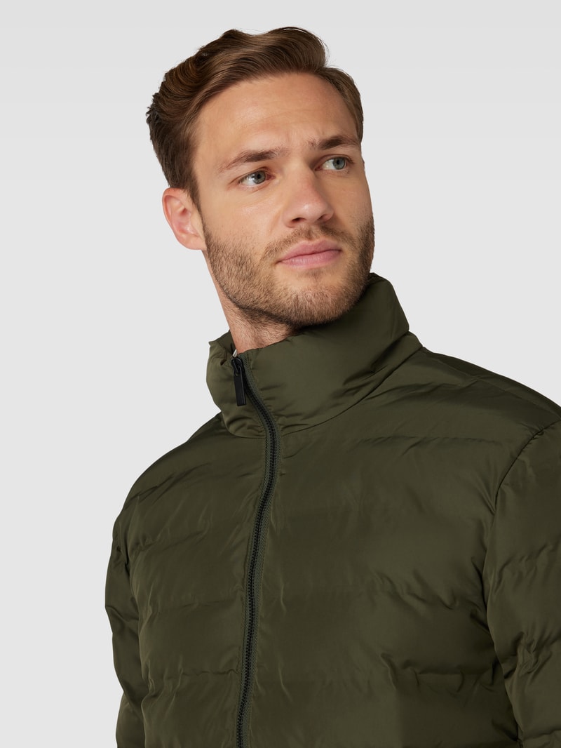 Steppjacke mit Reißverschluss in olivgrün