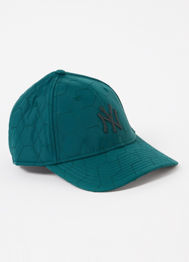 New Era -lippis, jossa New York Yankeesin kirjonta
