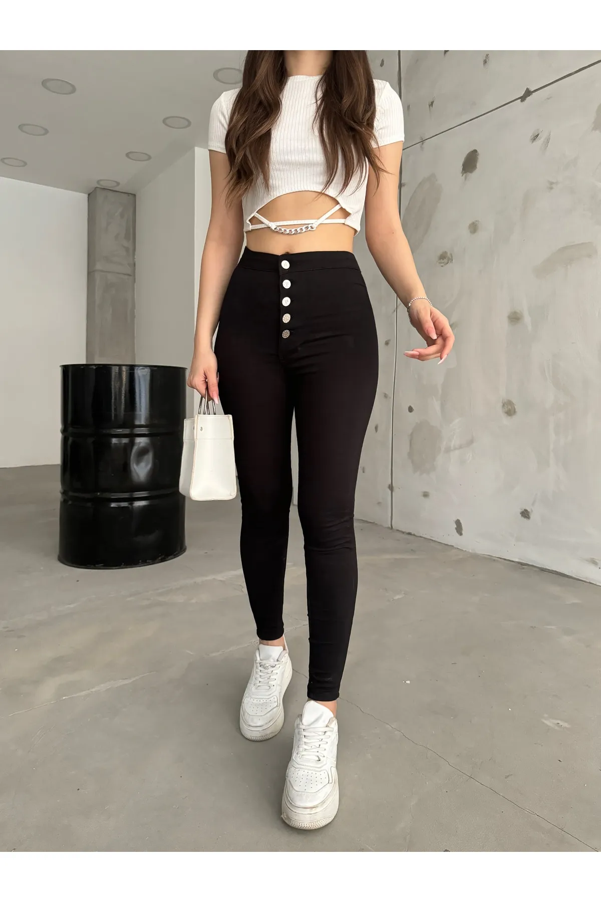 BİKELİFE  Schwarze Damen-Leggings mit hoher Taille und schmalem Bein und Knöpfen