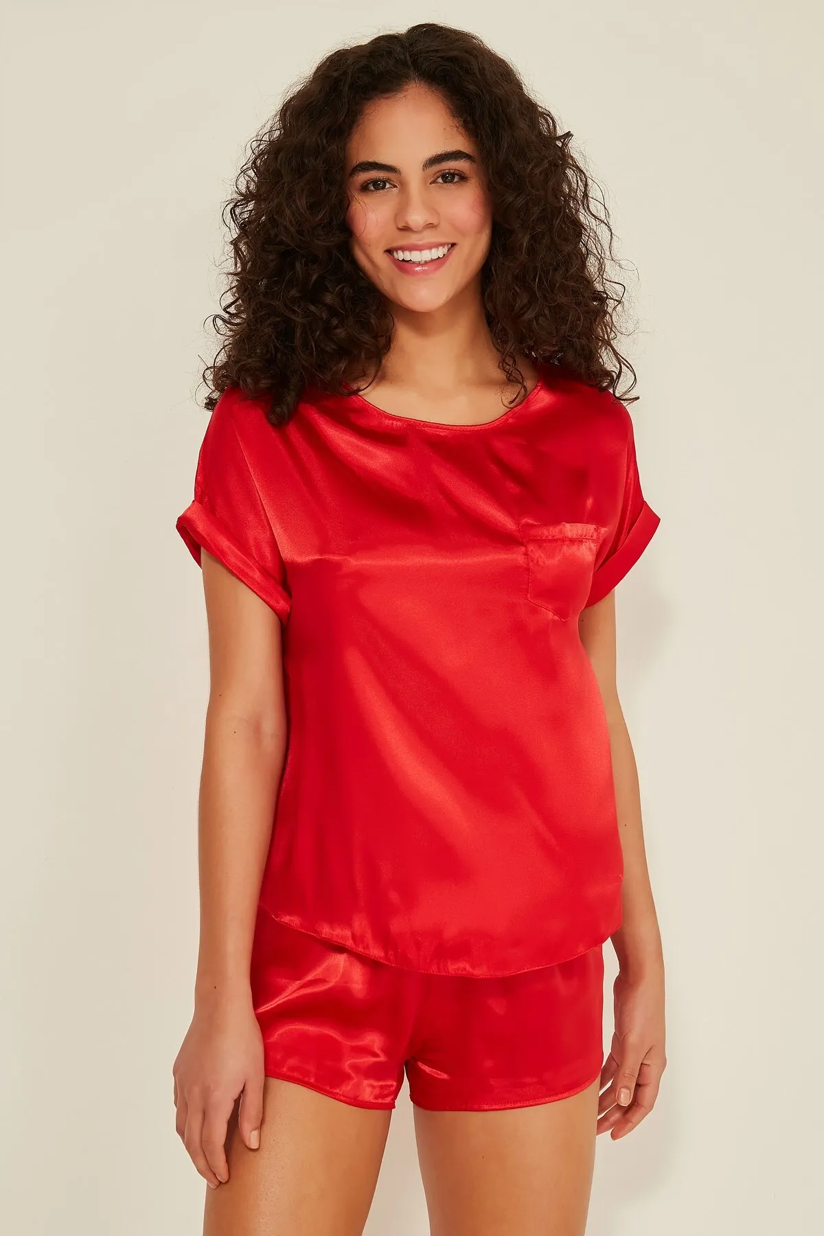 C&City  080 Damen-T-Shirt-Shorts-Set aus Satin, Rot